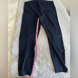 Lululemon aligns sz 12